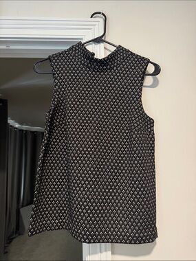 Banana Republic Black & White Sleeveless Mock Neck Top